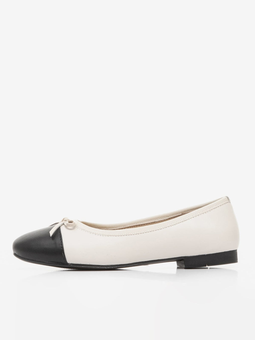 Women's leather shoes