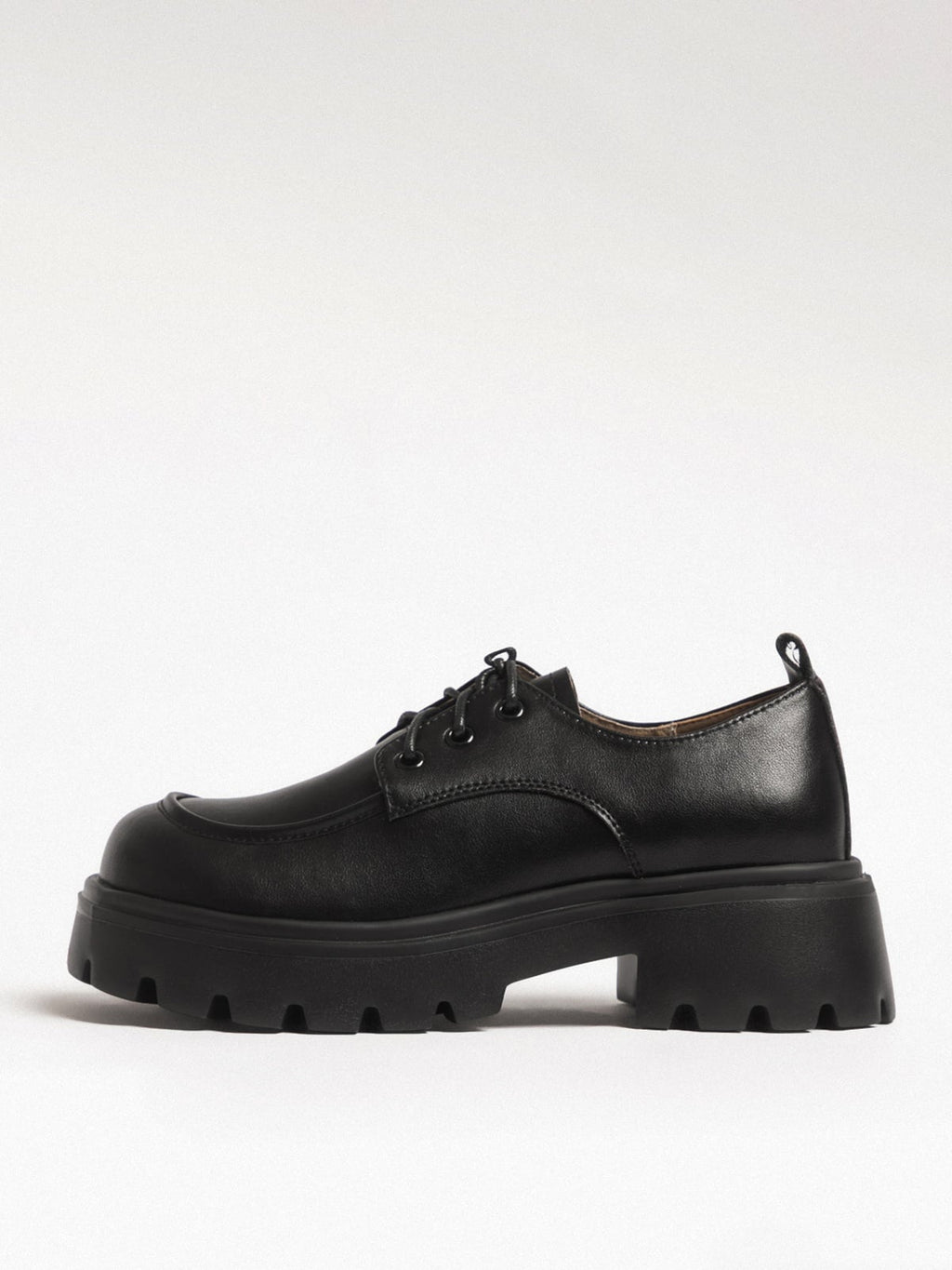 Women's leather shoes