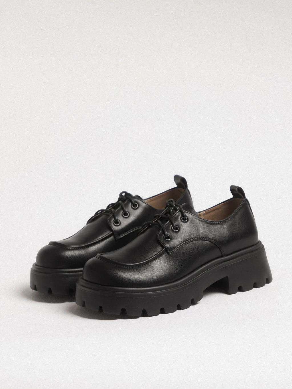 Women's leather shoes